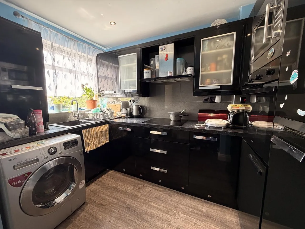 Hedge Lane, London N13 5SX, photo 3