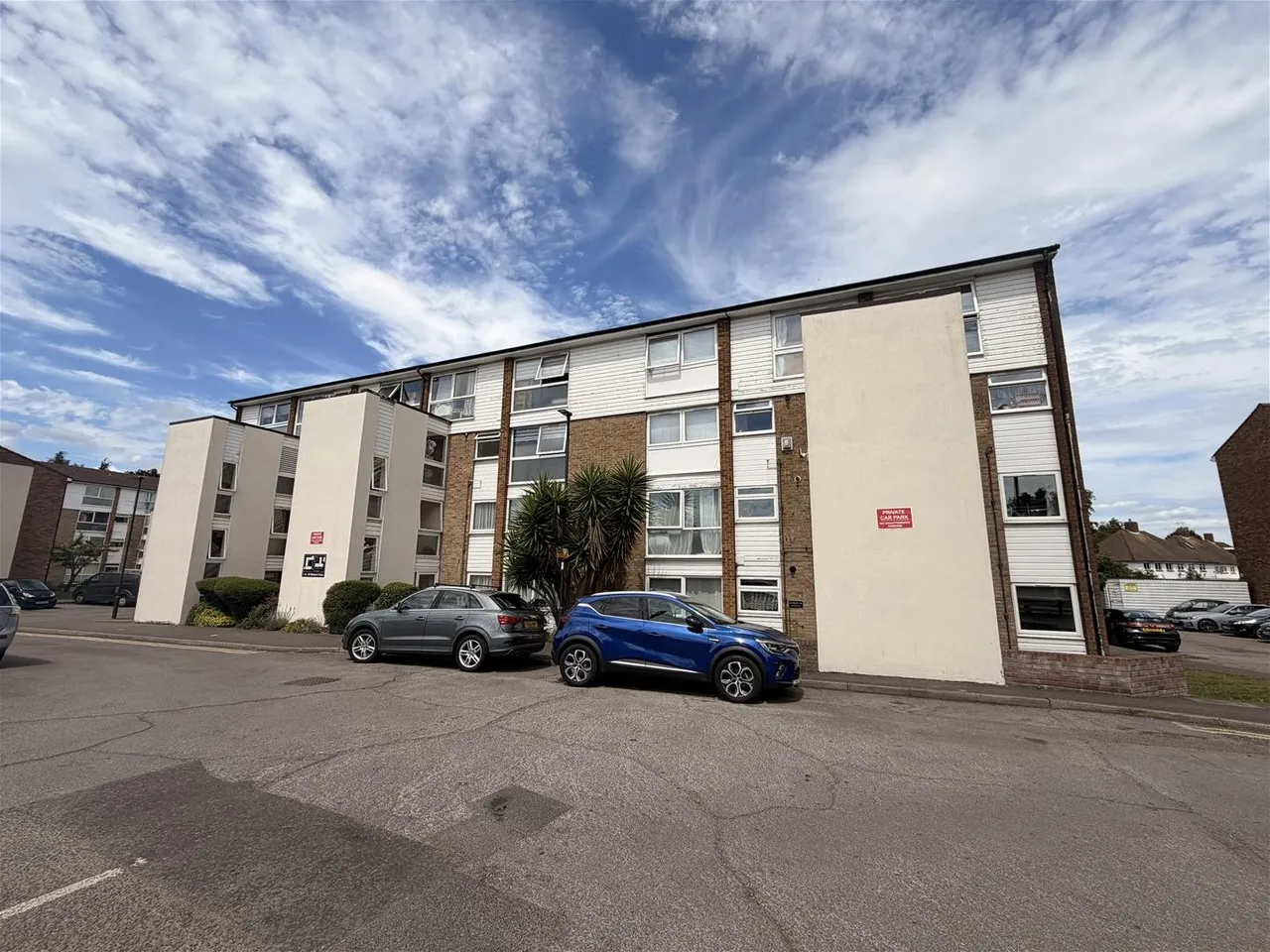 2 bed flat for sale — Hedge Lane, London N13 5SX