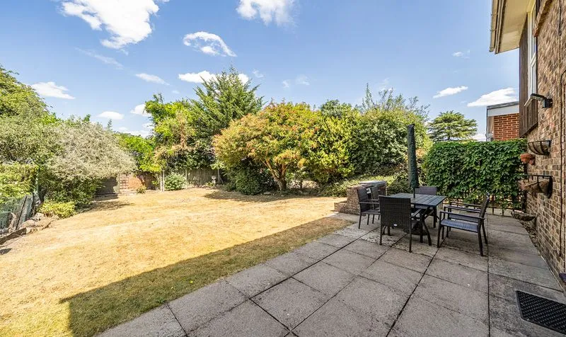 Hillcrest Close, Epsom, KT18, photo 4