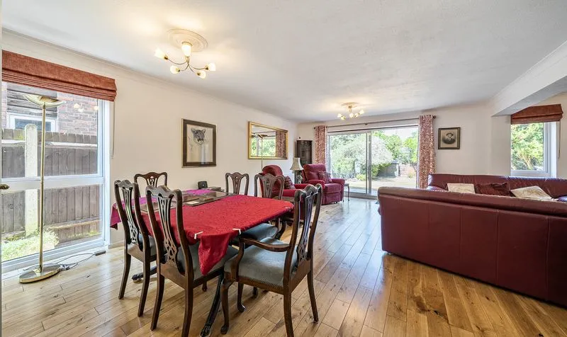 Hillcrest Close, Epsom, KT18, photo 7