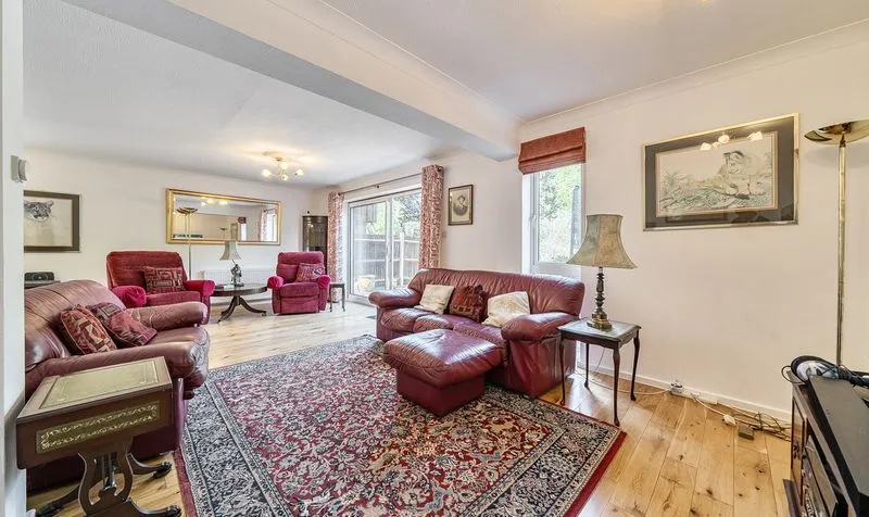 Hillcrest Close, Epsom, KT18, photo 6