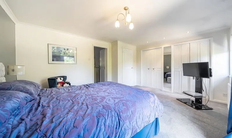 Hillcrest Close, Epsom, KT18, photo 11