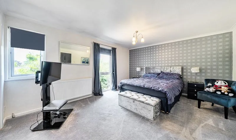 Hillcrest Close, Epsom, KT18, photo 10
