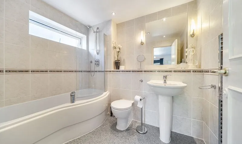 Hillcrest Close, Epsom, KT18, photo 12