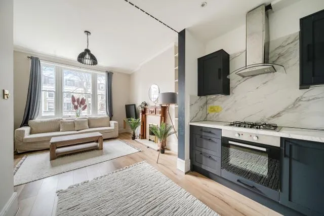 Elsham Road, London, W14, photo 8