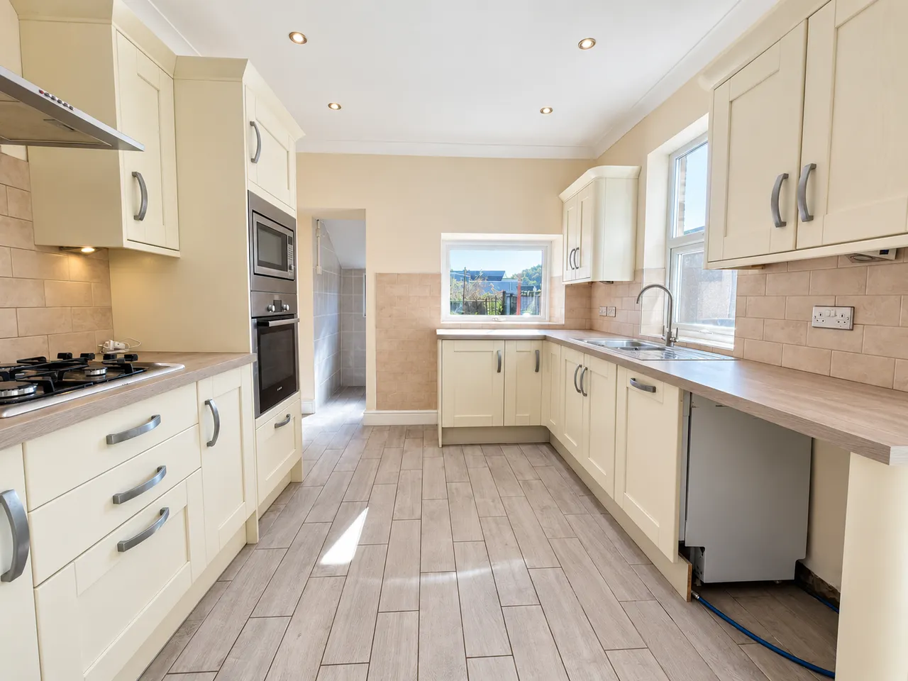 Robert Street, Manselton, photo 11