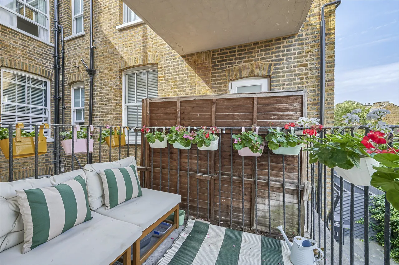 Elmhurst Street, London, SW4, photo 4