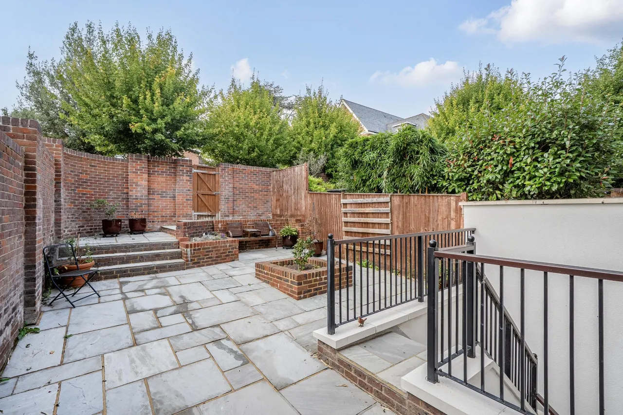 St Monicas Road, Kingswood, KT20, photo 11
