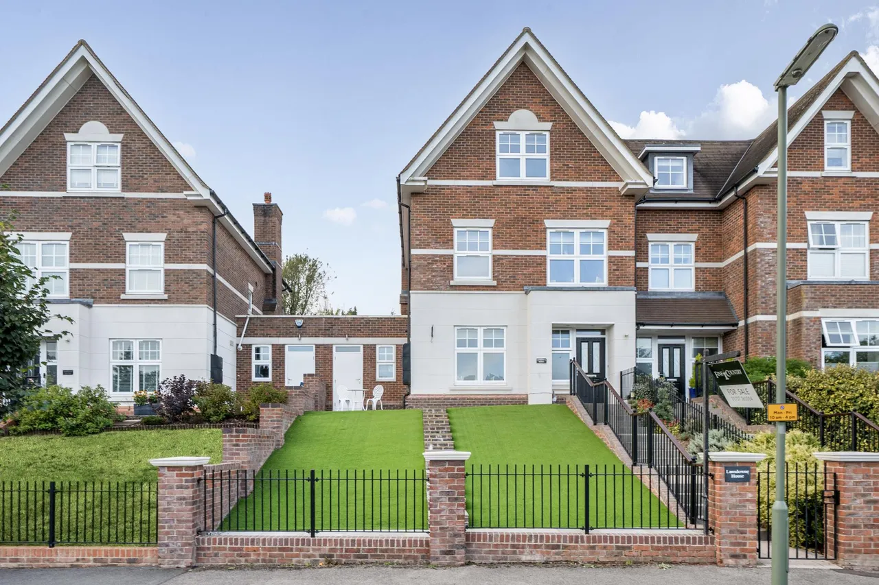 4 bed house for sale, St Monicas Road, Kingswood, KT20