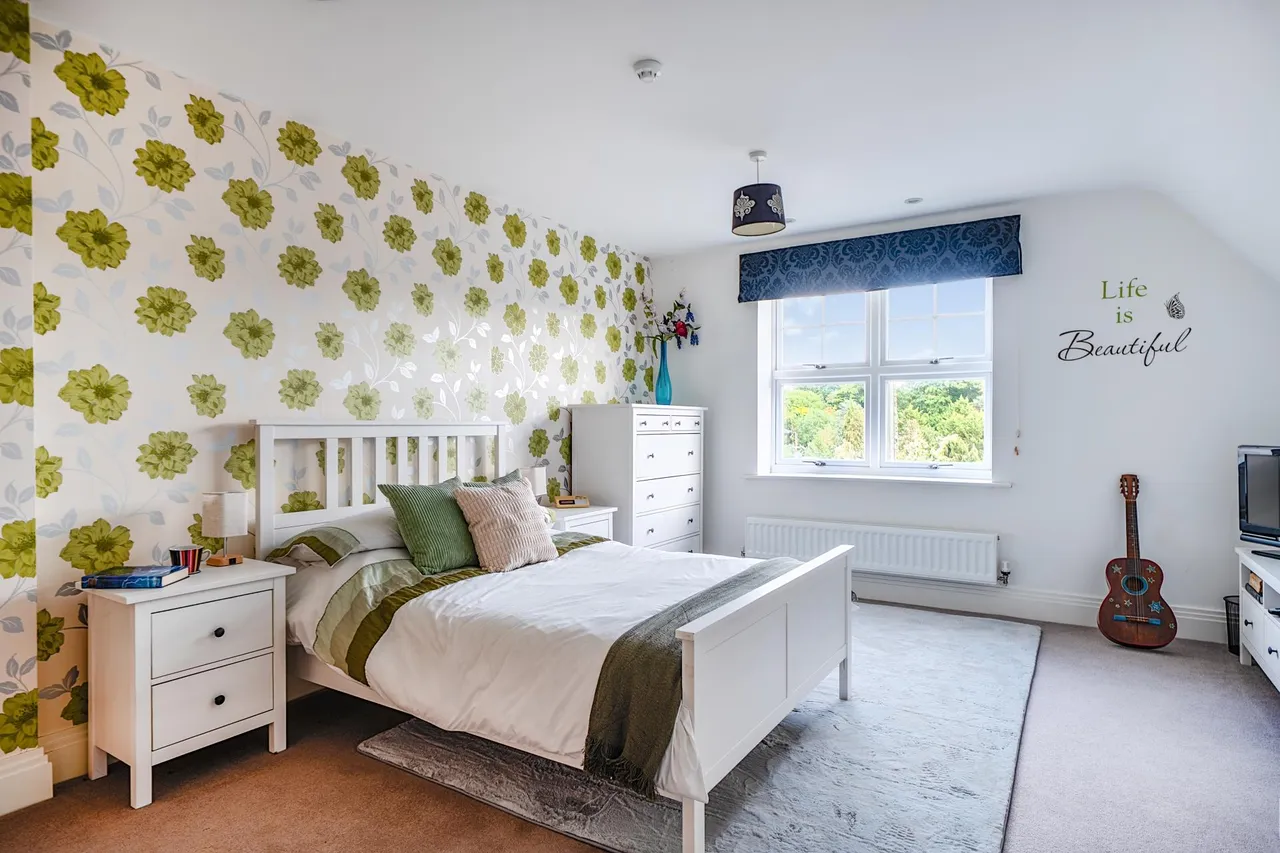 St Monicas Road, Kingswood, KT20, photo 22