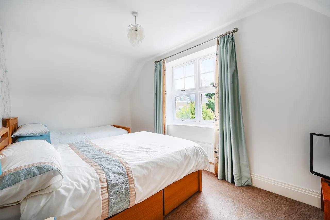 St Monicas Road, Kingswood, KT20, photo 20