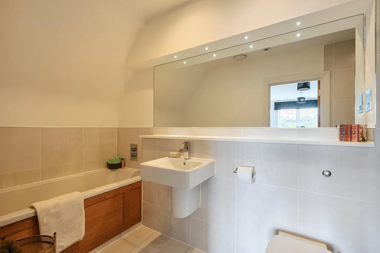 St Monicas Road, Kingswood, KT20, photo 23
