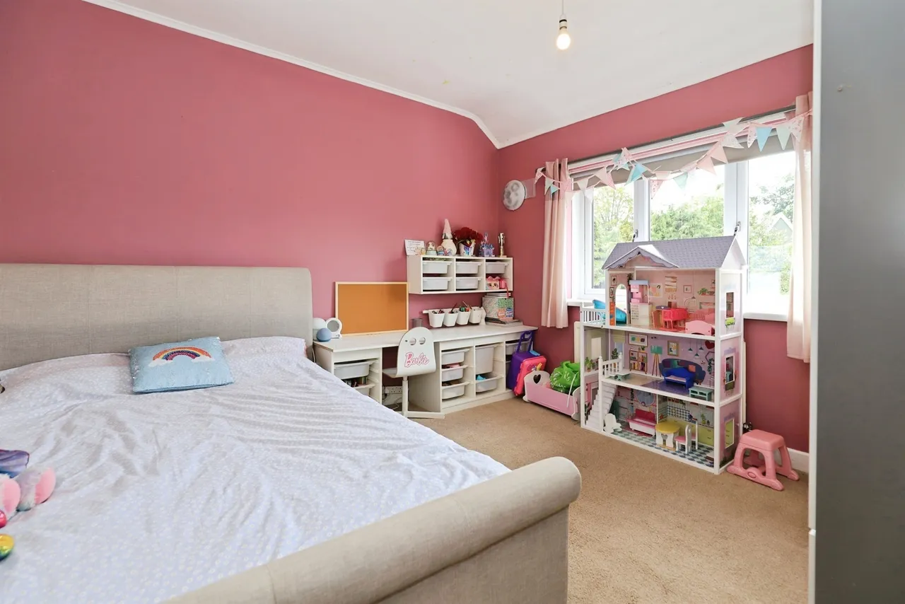Cedar Crescent, Kidderminster, DY11, photo 13