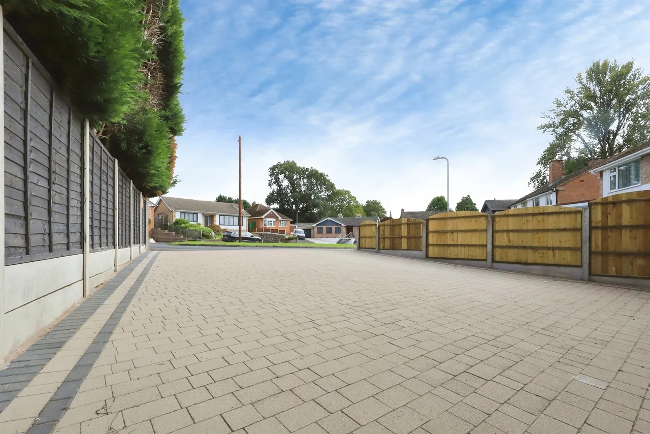 Cedar Crescent, Kidderminster, DY11, photo 18