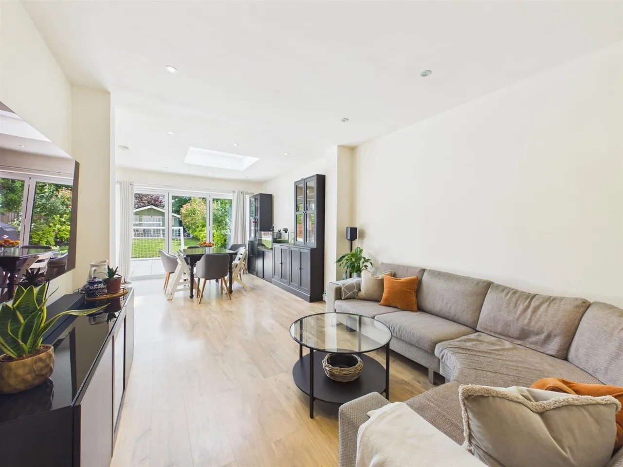 Glenalla Road, Ruislip, HA4 8DW, photo 2