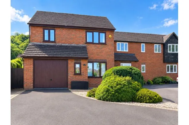 3 bed house for sale, Llansteffan Road, Carmarthen, SA31