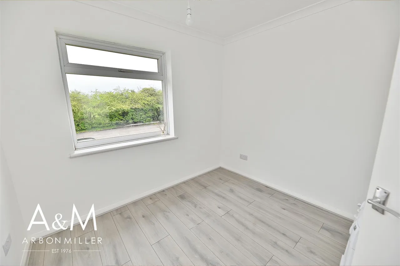 St Peters Close, 70 St. Peters Close Essex Newbury Park, Ilford, Essex, IG27QN, photo 6