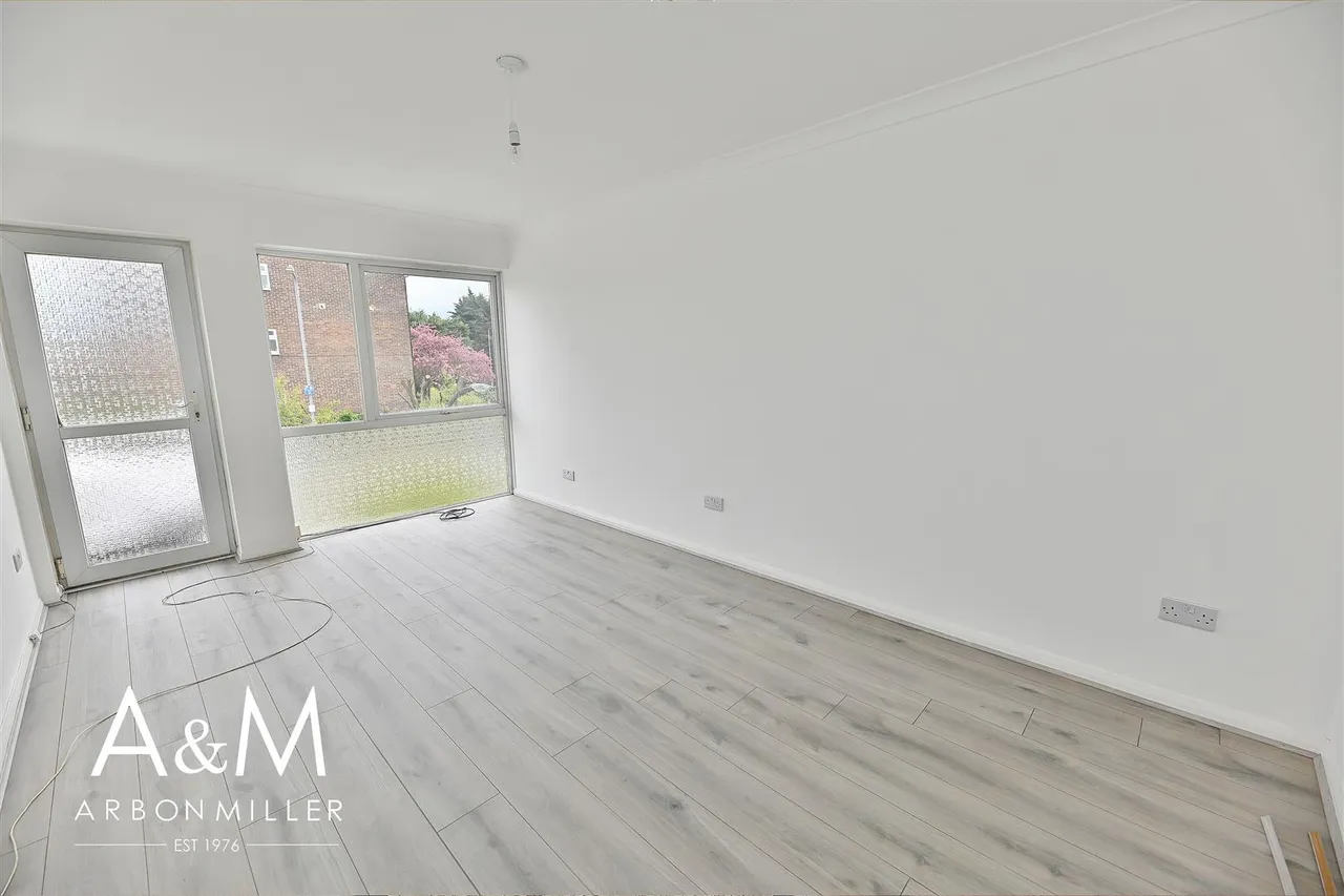 St Peters Close, 70 St. Peters Close Essex Newbury Park, Ilford, Essex, IG27QN, photo 2