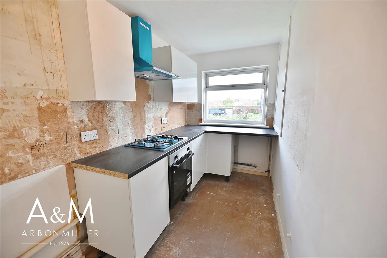St Peters Close, 70 St. Peters Close Essex Newbury Park, Ilford, Essex, IG27QN, photo 7