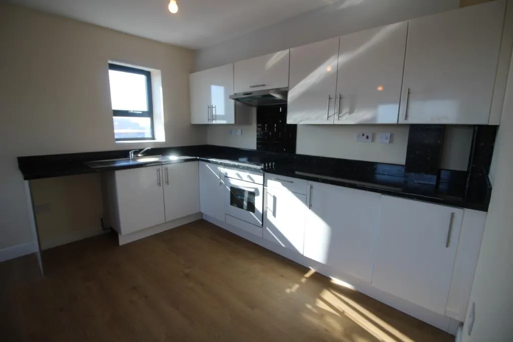 Walmersley Road, Bury, BL9, photo 2