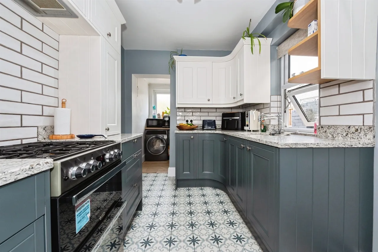 2 bed house for sale — Belmont Road, Grays