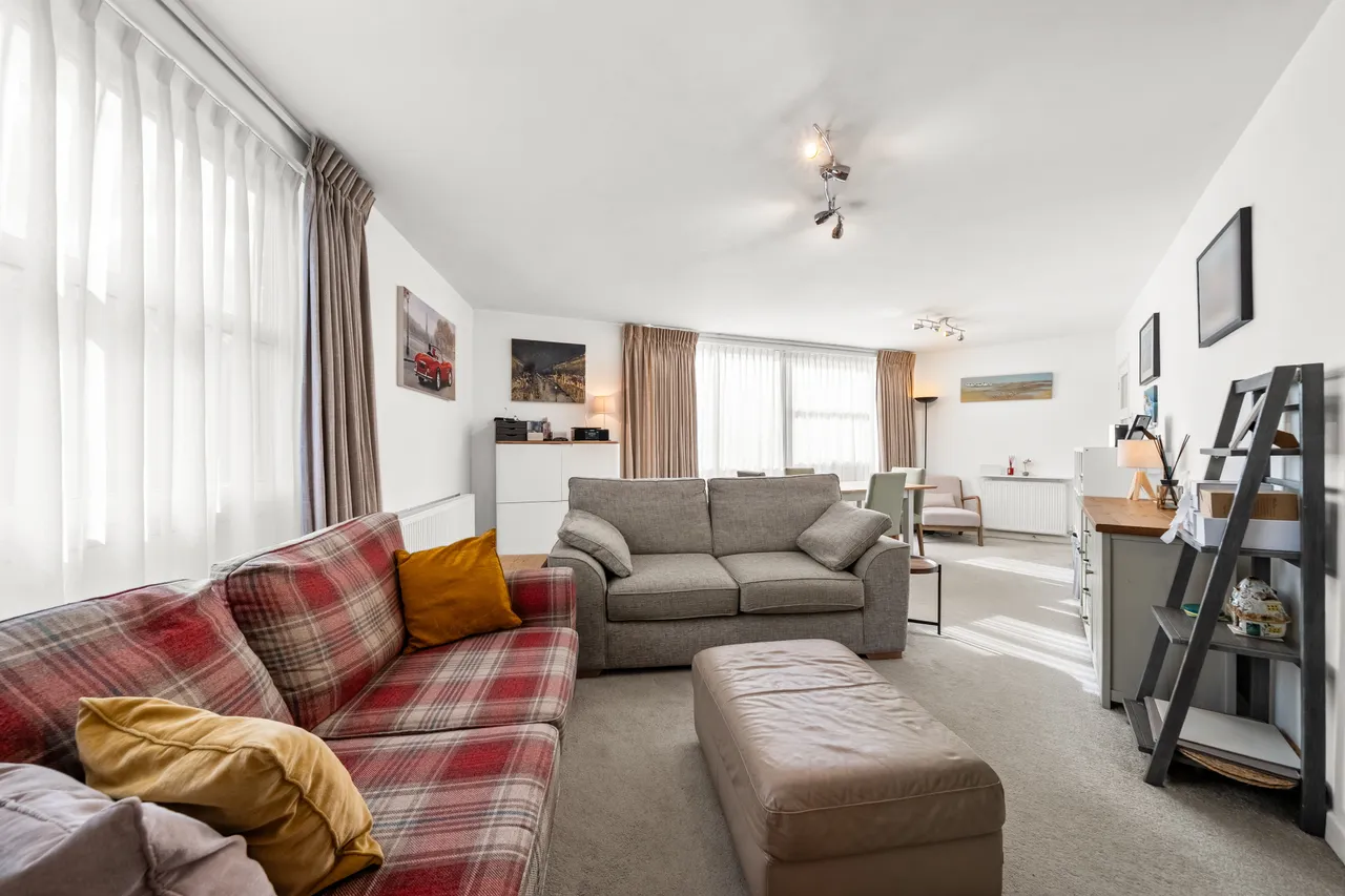 Heathside, Weybridge, KT13, photo 2