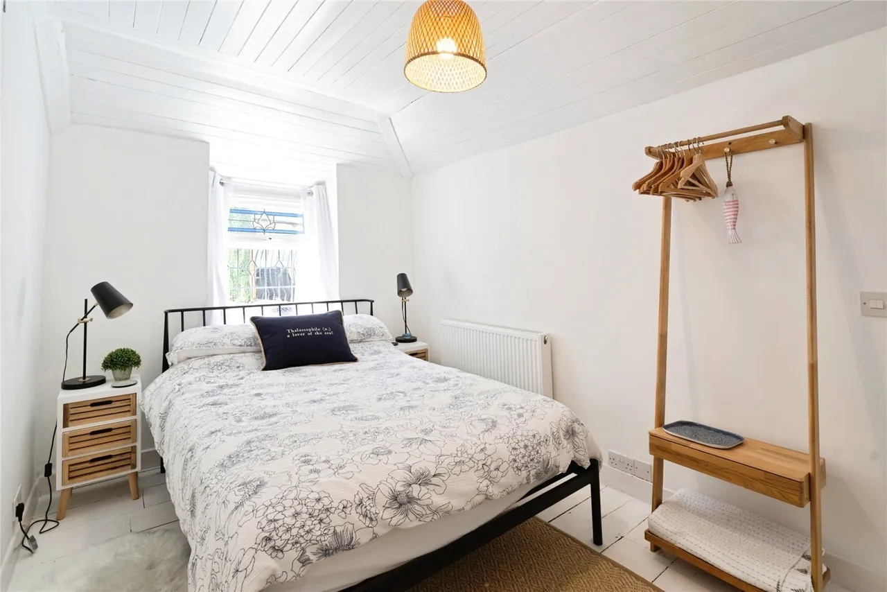 St. Catherine Street, Ventnor, PO38, photo 7