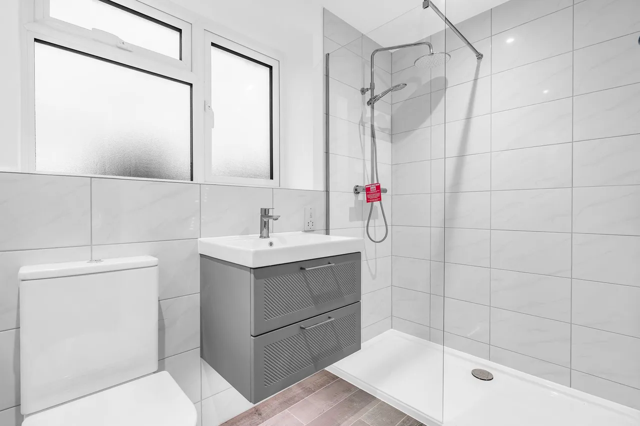 Gladstone Road, Dane End, SG12, photo 15