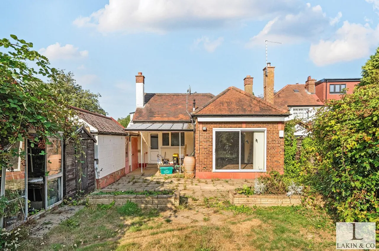Elgar Close, Ickenham, UB10 8HN, photo 13