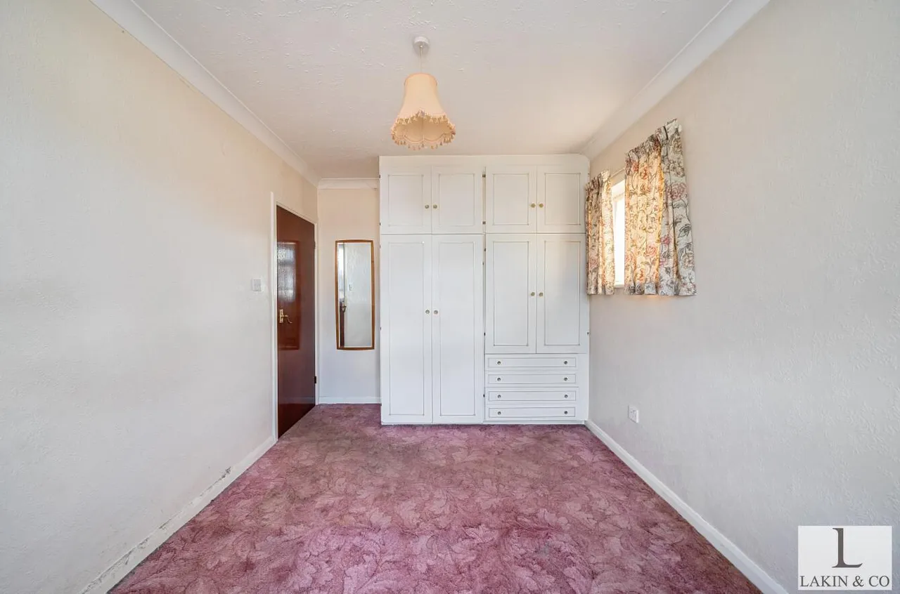 Elgar Close, Ickenham, UB10 8HN, photo 11