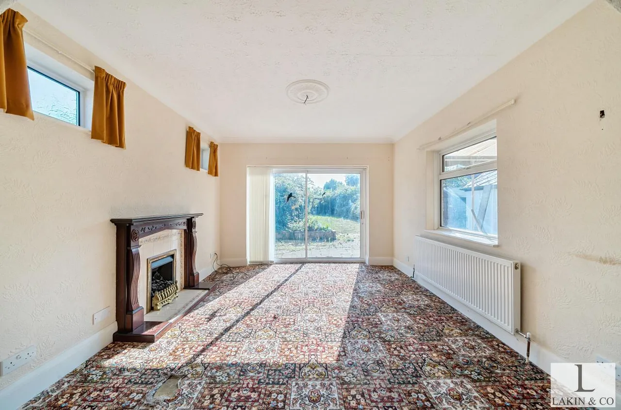 Elgar Close, Ickenham, UB10 8HN, photo 2