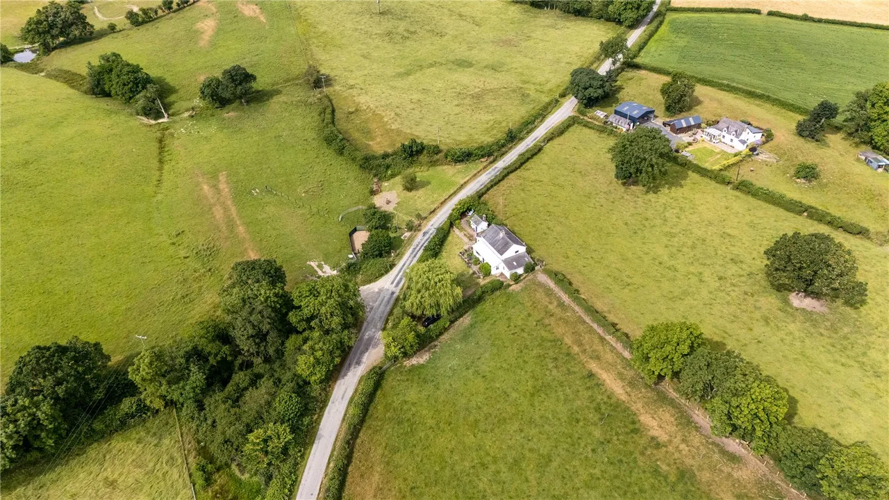 Bettws Cedewain, Newtown, Powys, SY16 3LH, photo 28