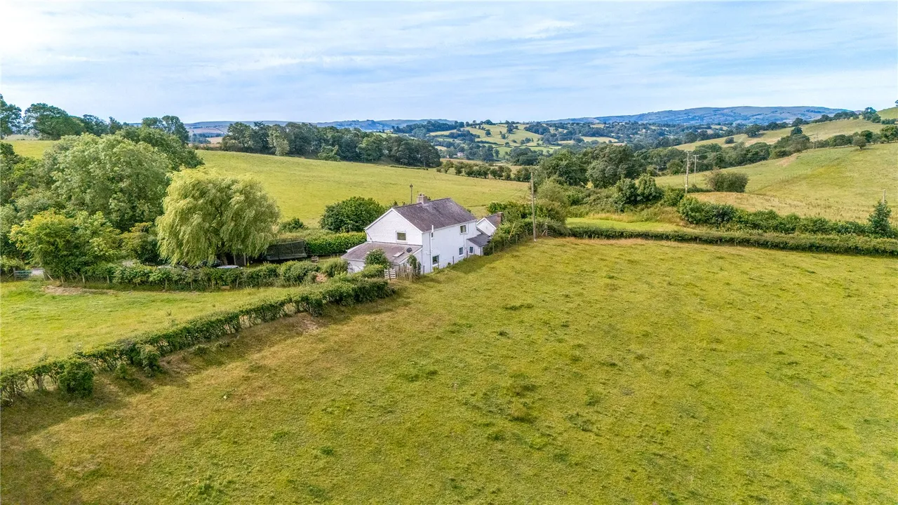 Bettws Cedewain, Newtown, Powys, SY16 3LH, photo 29