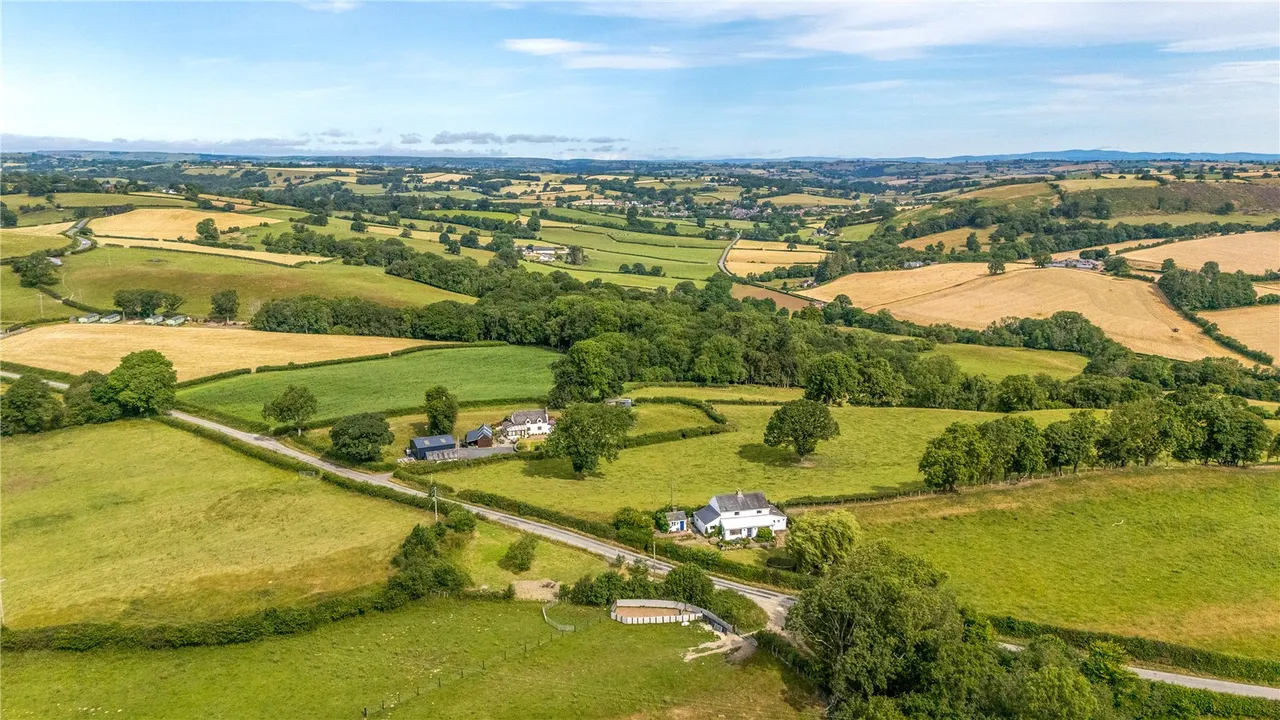 Bettws Cedewain, Newtown, Powys, SY16 3LH, photo 25