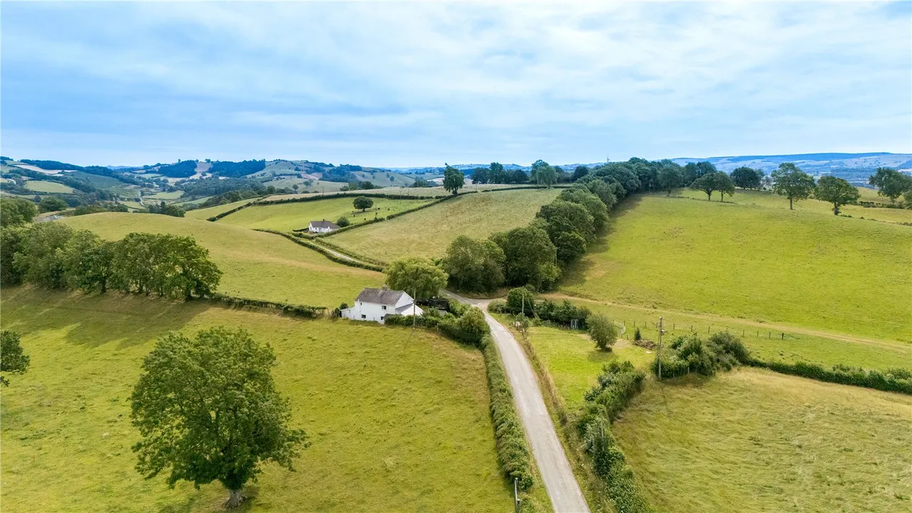 Bettws Cedewain, Newtown, Powys, SY16 3LH, photo 32