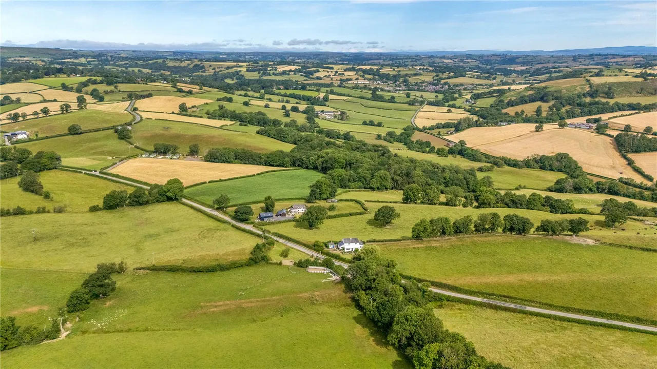 Bettws Cedewain, Newtown, Powys, SY16 3LH, photo 26