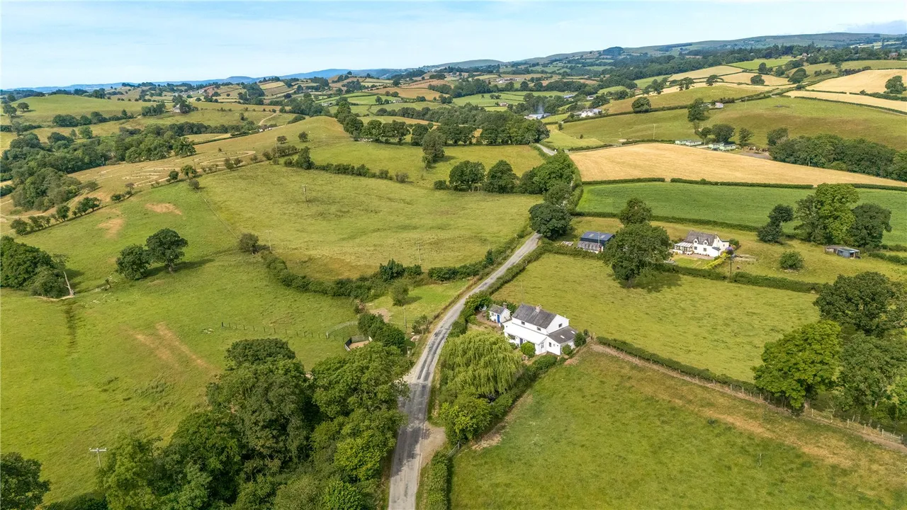Bettws Cedewain, Newtown, Powys, SY16 3LH, photo 24