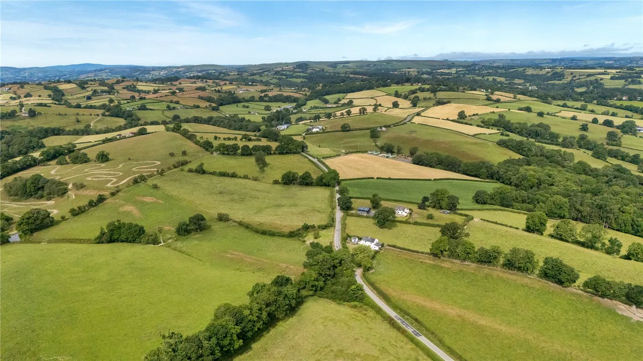 Bettws Cedewain, Newtown, Powys, SY16 3LH, photo 27