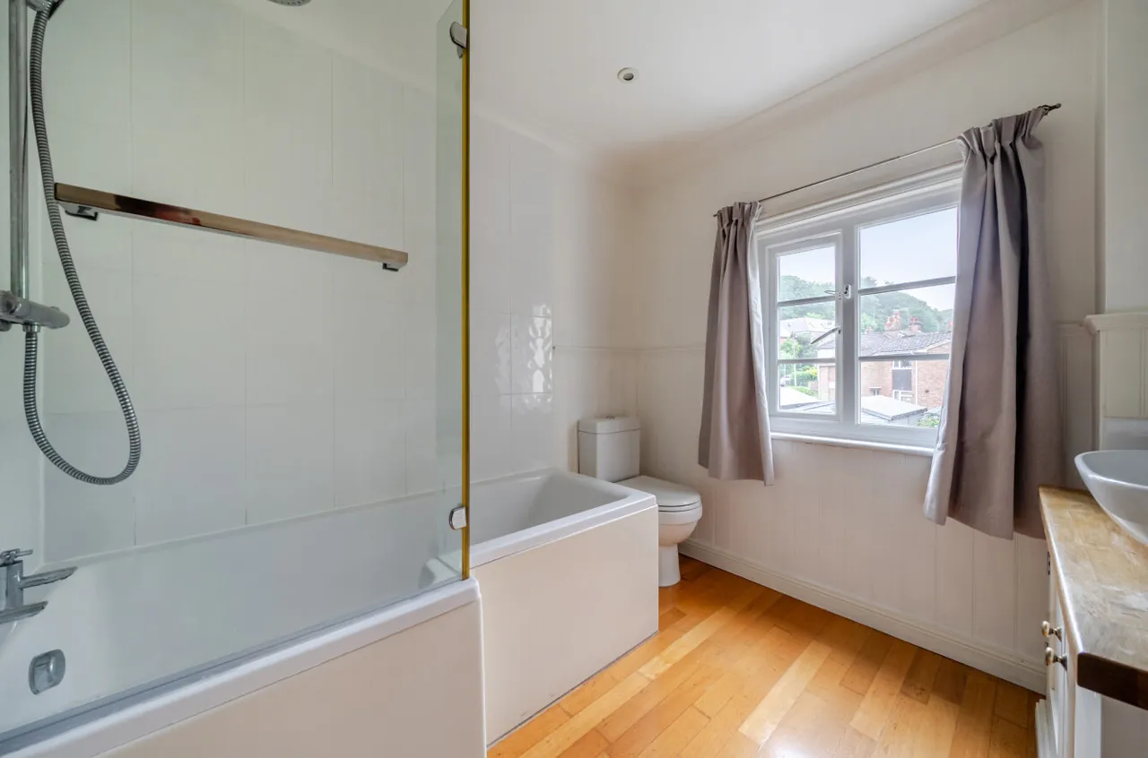 Latimer Road, Godalming, GU7, photo 13