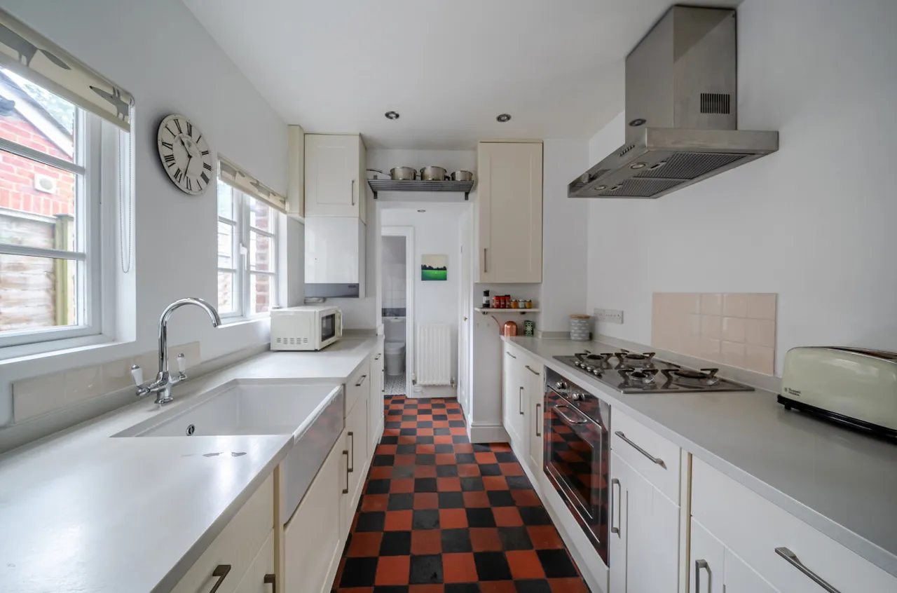 Latimer Road, Godalming, GU7, photo 8