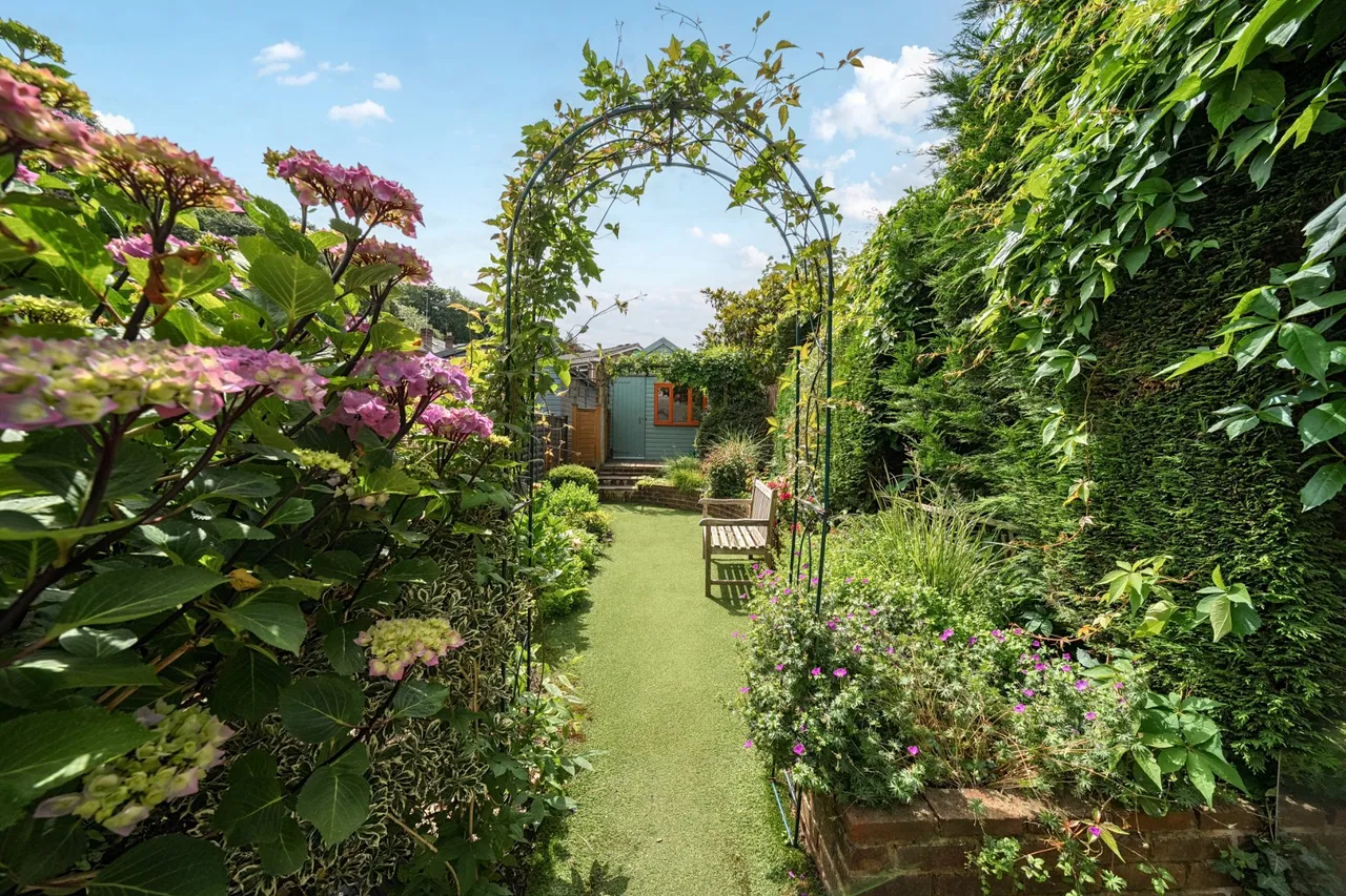 Latimer Road, Godalming, GU7, photo 18