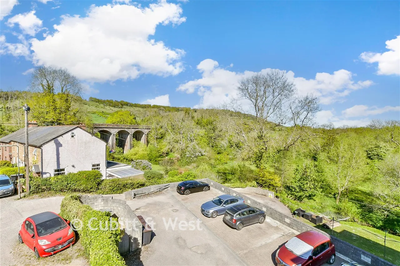 Leslie Road, Dorking, RH4, photo 12