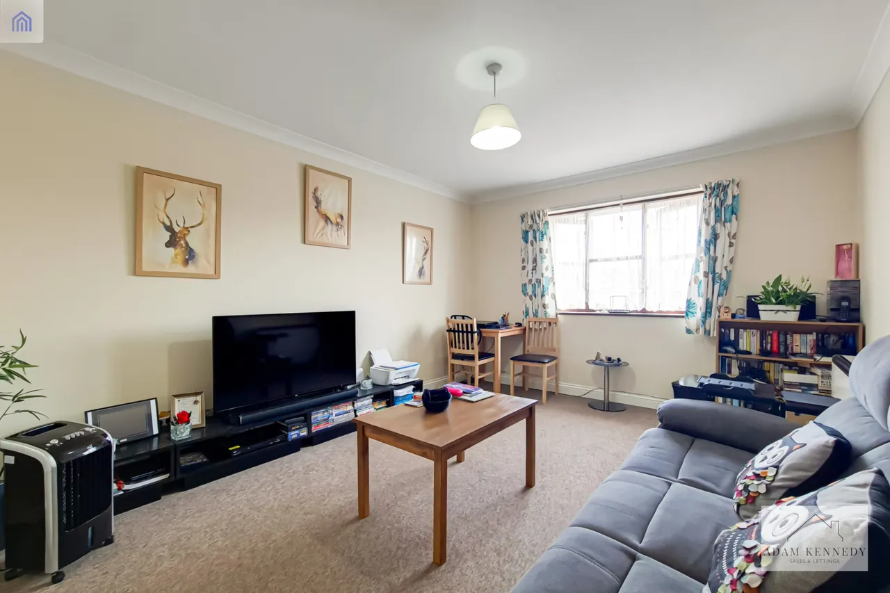 90 Hickory Close, Edmonton, London, N9 7PZ, photo 2