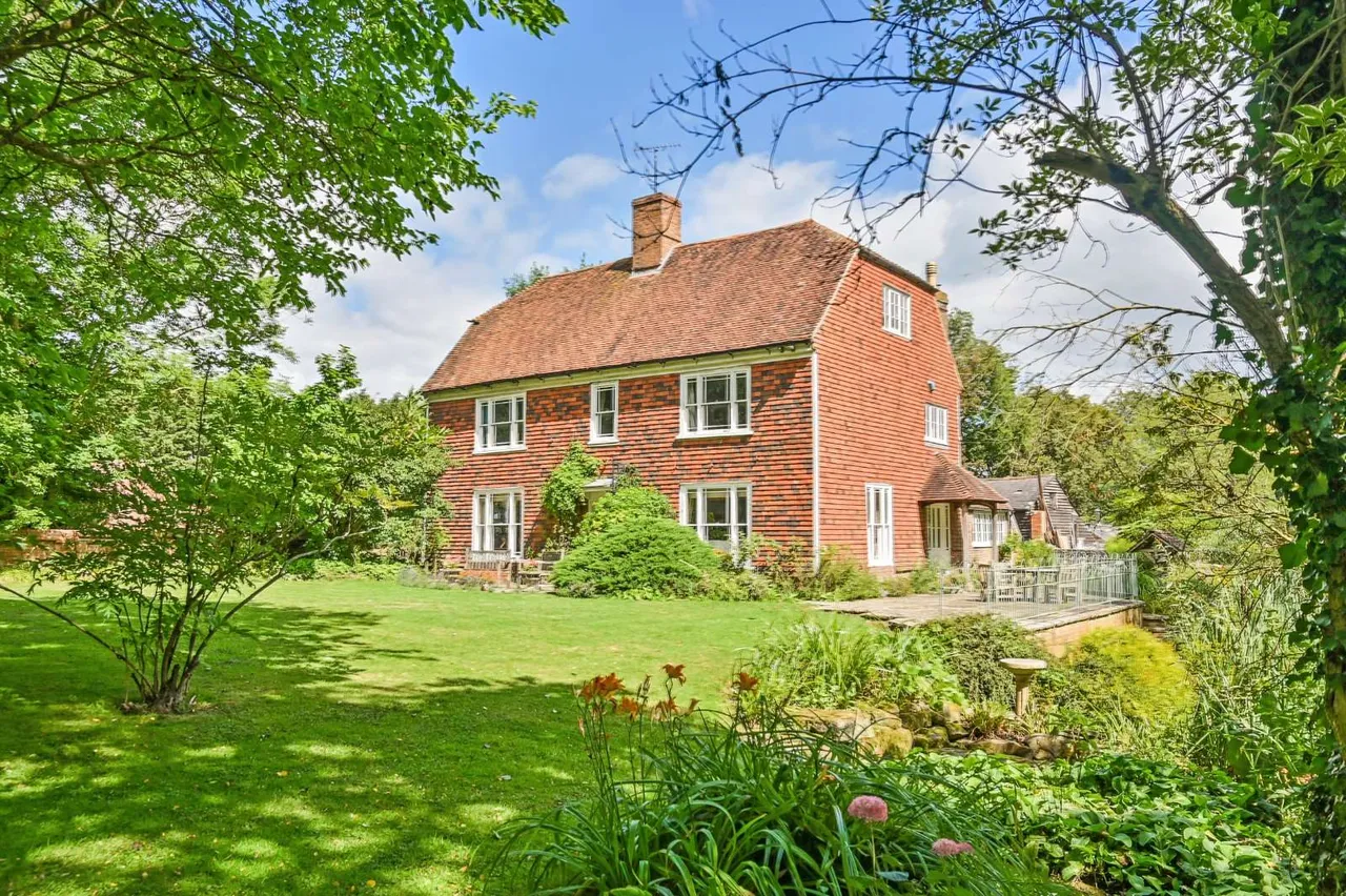 4 bed house for sale — Ulcombe Road, Headcorn, Ashford, Kent, TN27 9LD