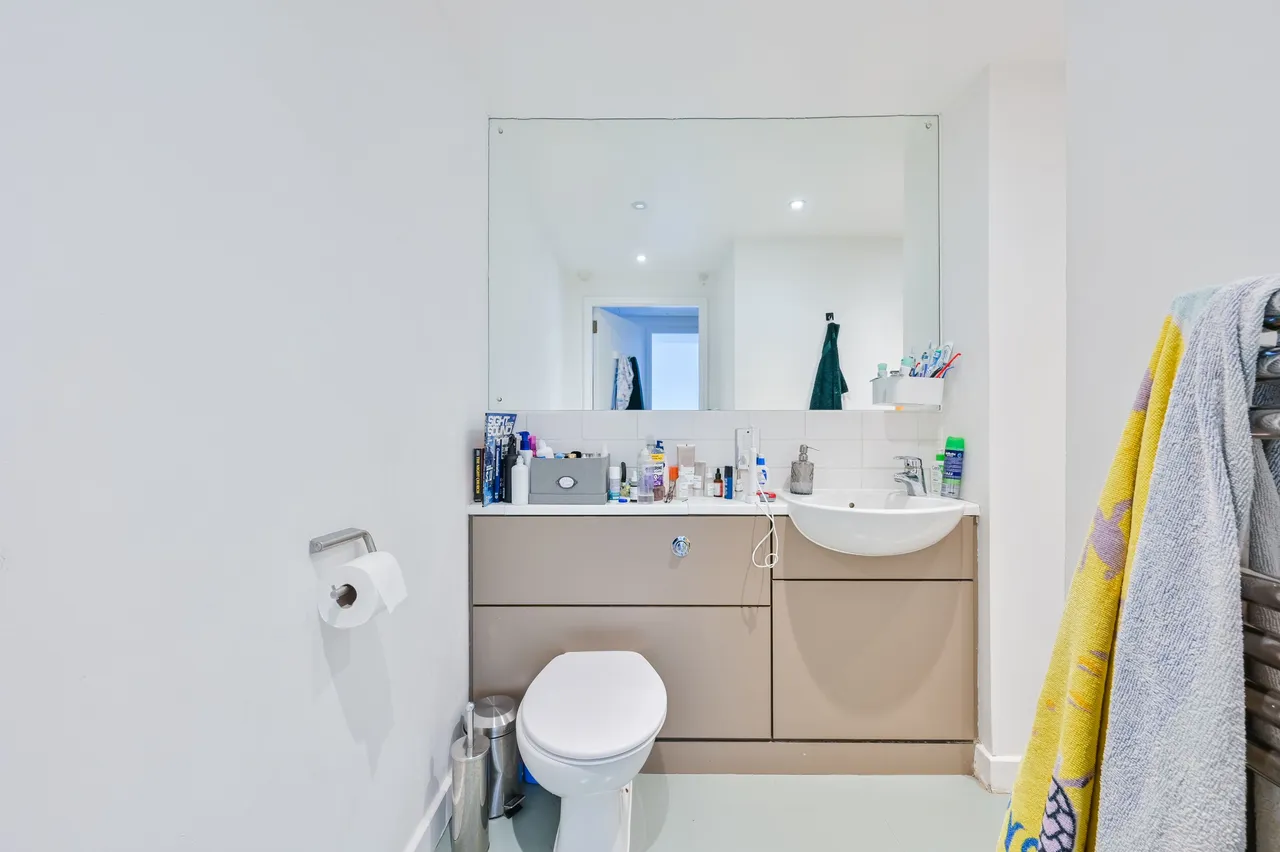 Flat 3 Canalside Studios, 8-14 St Pancras Way, London, photo 3