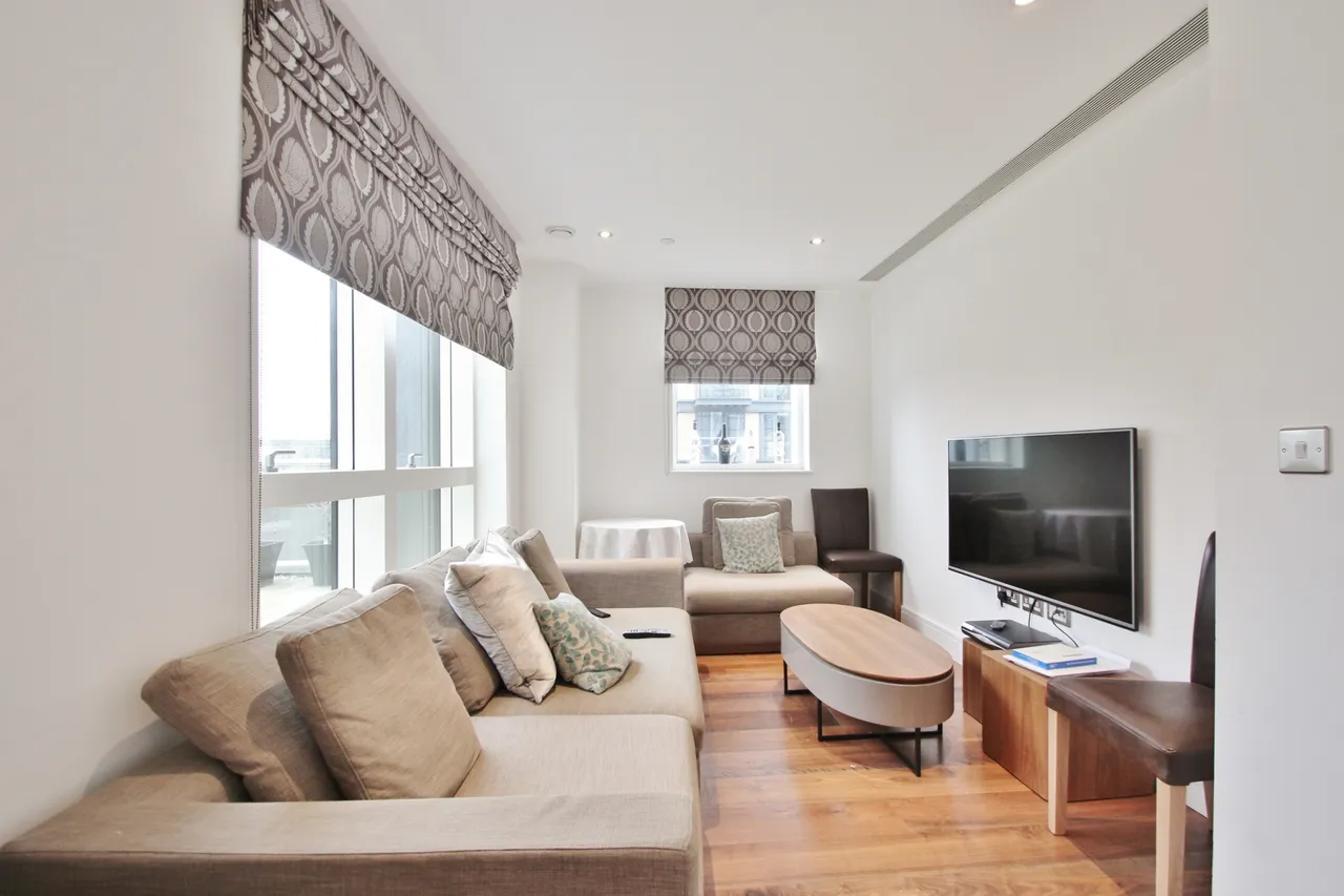 Lincoln Plaza, Canary Wharf, E14, photo 3