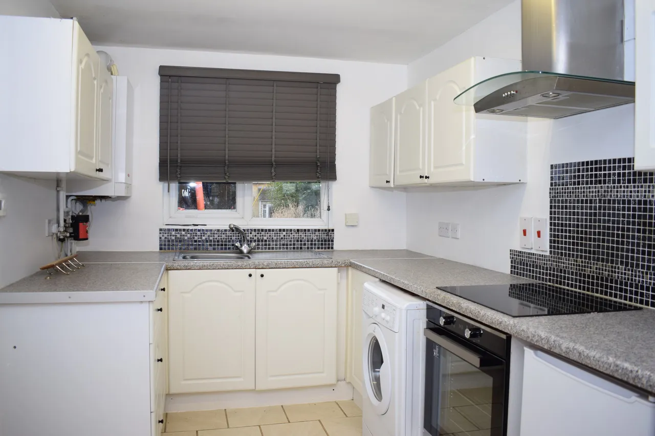 2 bed house to rent, Trowbridge, Wiltshire