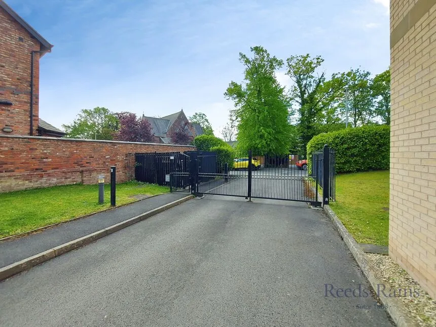 Chapel Lane, Wilmslow, Cheshire, SK9, photo 4