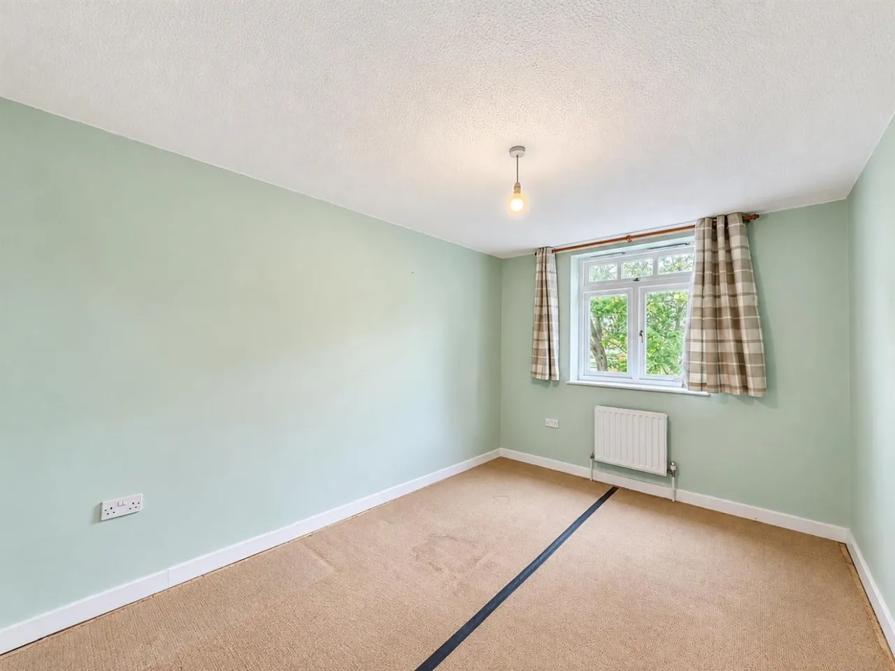 Staines Road, Hounslow, TW4, photo 5