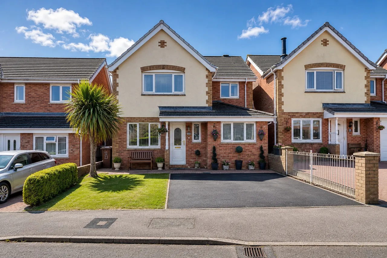 4 bed house for sale, Cae Celyn, Crospenmaen, NP11